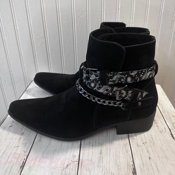BoohooMan Men’s Size 9 Bandana Chelsea Cowboy Boots Chain Detail Black Suede - Picture 6 of 13